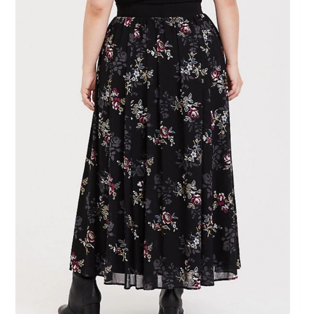 Torrid size 1 black floral maxi skirt